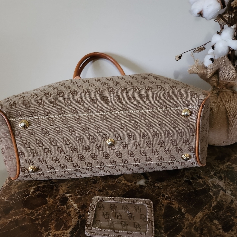 Dooney & Bourke Large Monogram Bag + 3 Dooney accessories - Picture 11 of 16